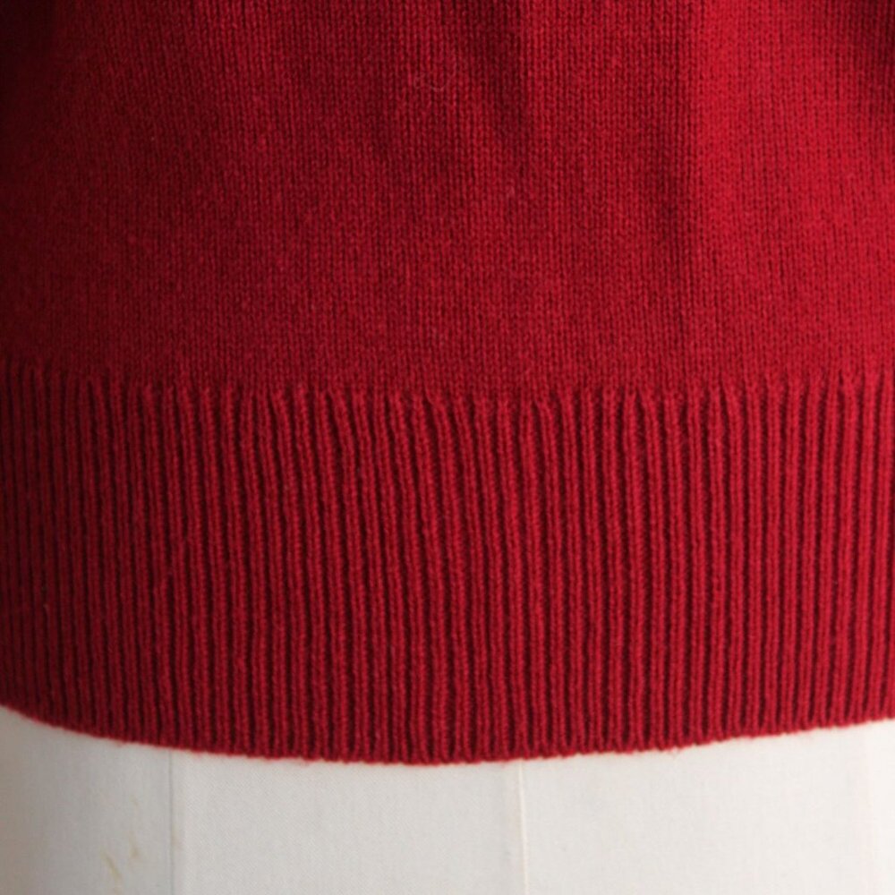 Vintage 1970s Cardigan Sweater, Volup Full Fashioned Red and White Paisley, Sz L - Picture 10 of 10